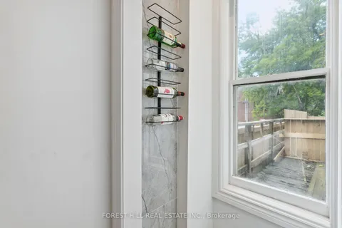 17 Marlborough Ave, Toronto, ON M5R 1X5