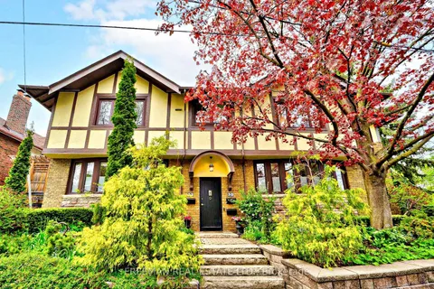 30/32 Wells St, Toronto, ON M5R 1P2