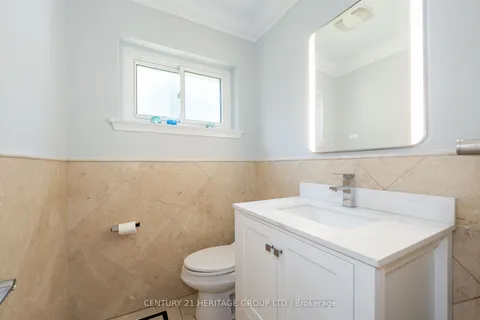 56 Nymark Ave, Toronto, ON M2J 2G9