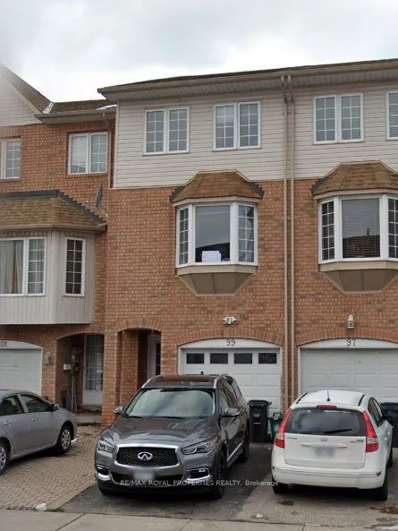 99 Sufi Cres, Toronto, ON M4A 2X2