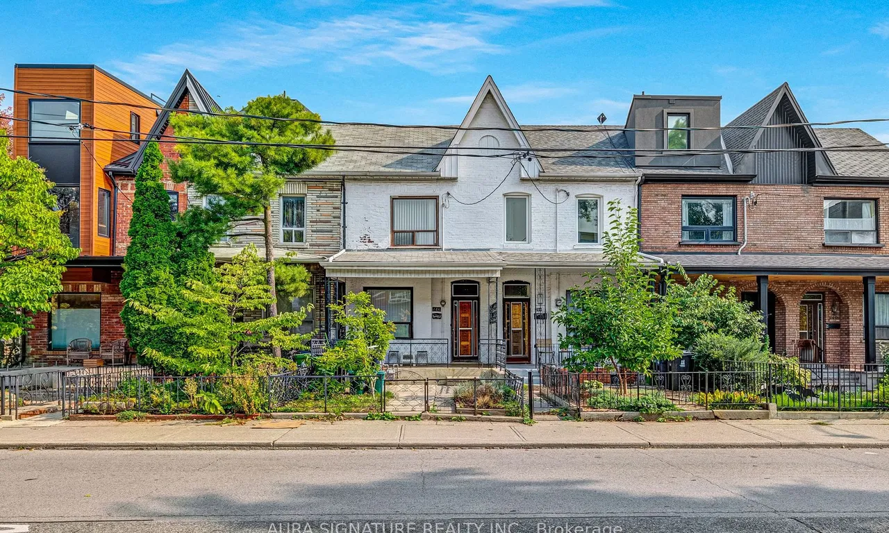 246 Niagara St, Toronto, ON M6J 2L4