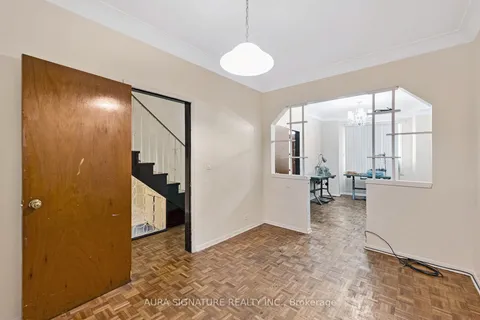 246 Niagara St, Toronto, ON M6J 2L4