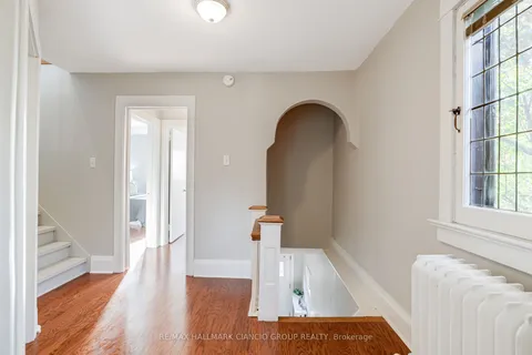 325 Mount Pleasant Rd, Toronto, ON M4T 2C3