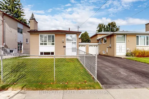 26 Donnalyn Dr, Toronto, ON M2R 2R8