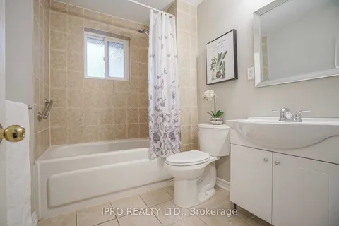 16 Cresthaven Dr, Toronto, ON M2H 1L7