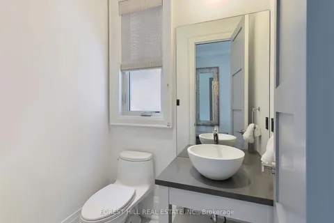 200 Clanton Park Rd, Toronto, ON M3H 2G1