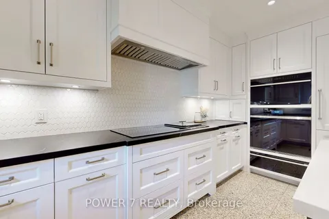 72 Aldershot Cres, Toronto, ON M2P 1M1