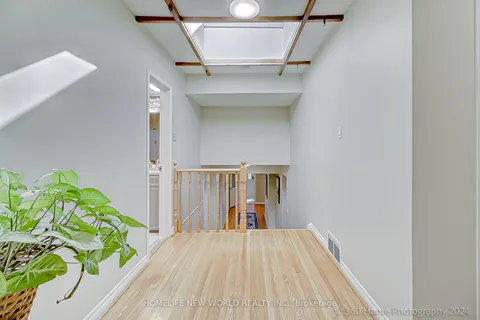 25 Mosedale Cres, Toronto, ON M2J 3A3