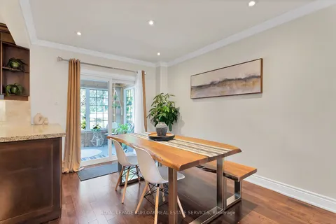 40 Rogers Rd, Toronto, ON M6E 1N7