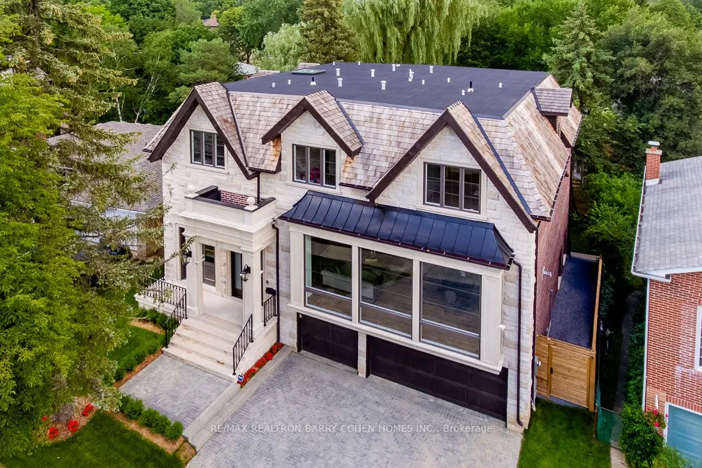 3 Masters Rd, Toronto, ON M2P 1Z5