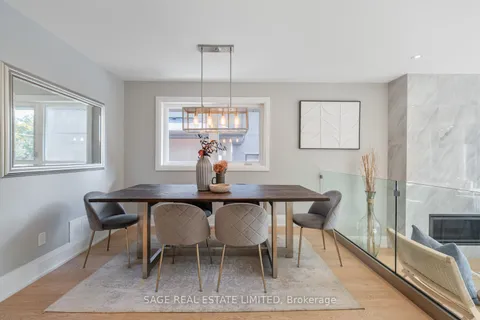 10 Lionel Heights Cres, Toronto, ON M3A 1L9