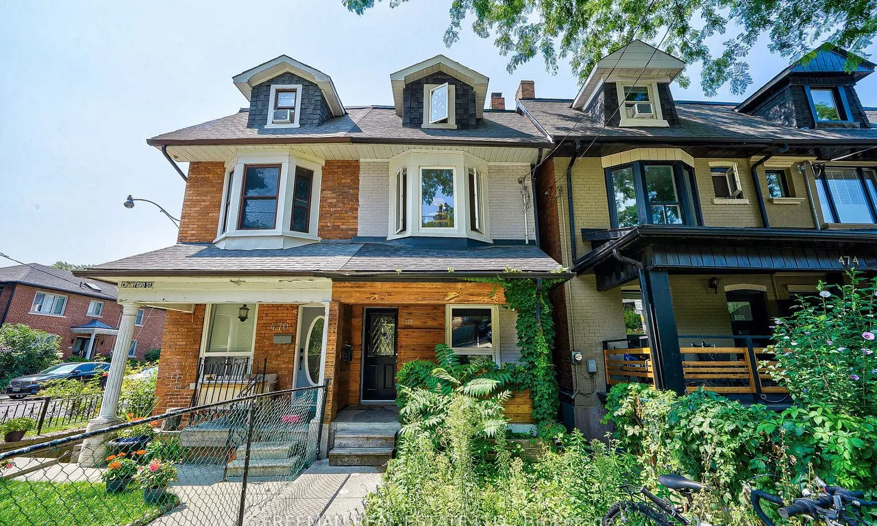 472 Crawford St, Toronto, ON M6G 3J8
