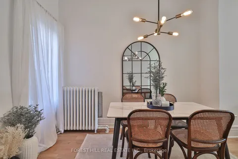 130 Lindsey Ave, Toronto, ON M6H 1E6