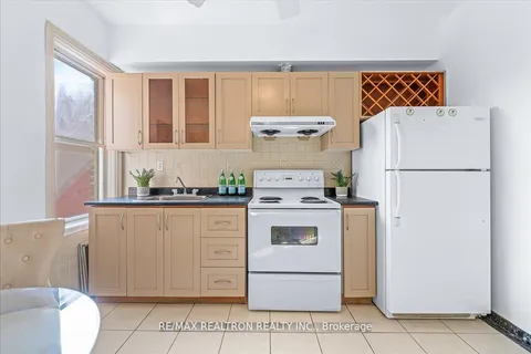 3 Federal St, Toronto, ON M6J 3M3