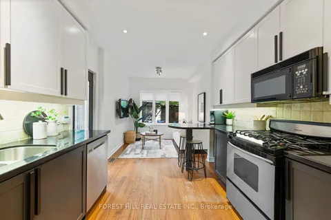 271 Major St, Toronto, ON M5S 2L5