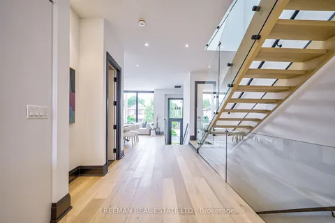 683 Glencairn Ave, Toronto, ON M6B 1Z8