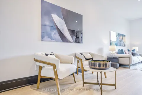 683 Glencairn Ave, Toronto, ON M6B 1Z8