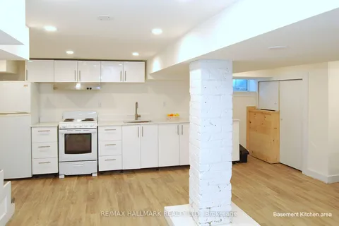 260 Soudan Ave, Toronto, ON M4S 1W4