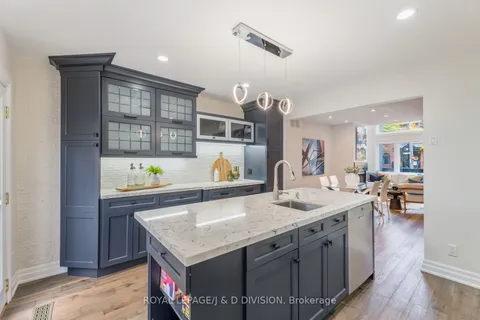 45 Birch Ave, Toronto, ON M4V 1E1