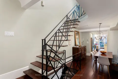 20 Sword St, Toronto, ON M5A 3N2