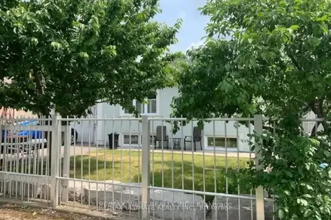 257 PATRICIA Avenue, ON M2M 1J7