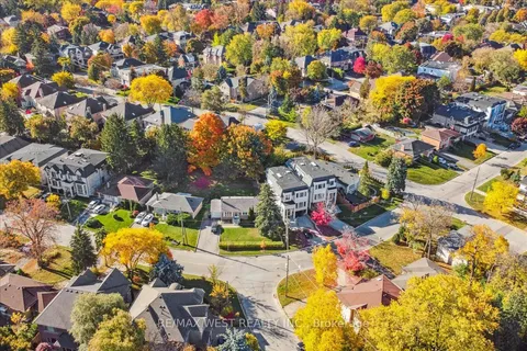 163 Newton Dr, Toronto, ON M2M 2N6