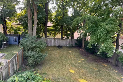 147B Farnham Ave, Toronto, ON M4V 1H7