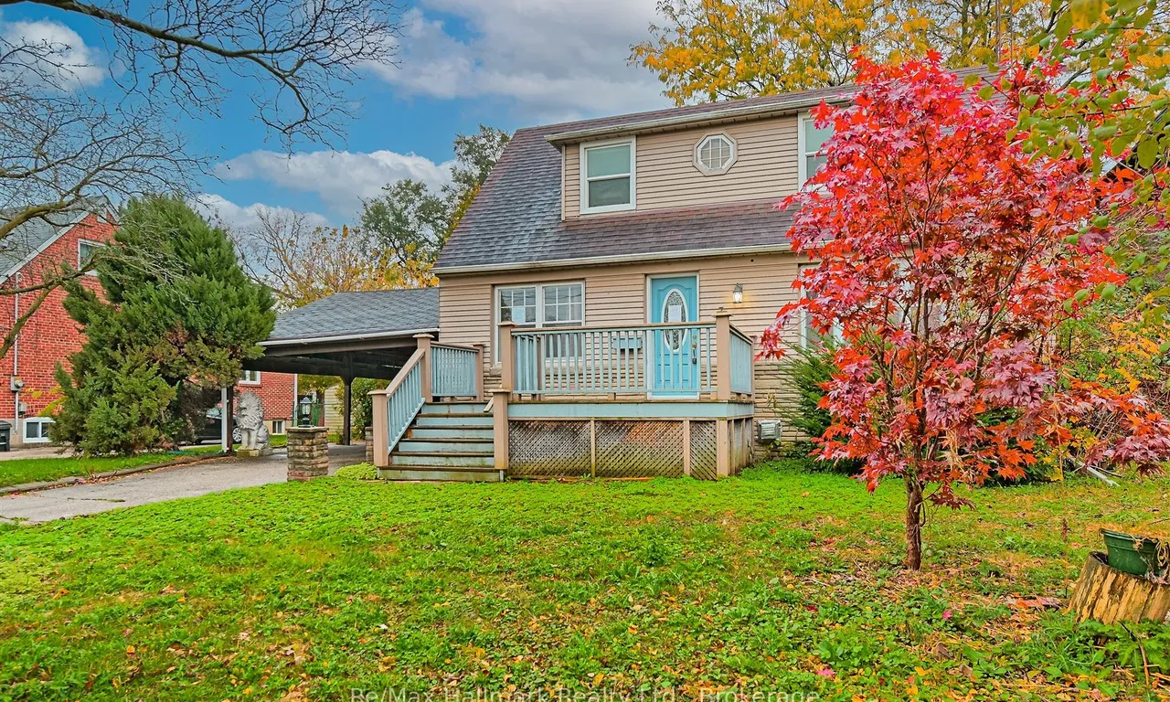 7 Calderon Cres, Toronto, ON M2R 2E4