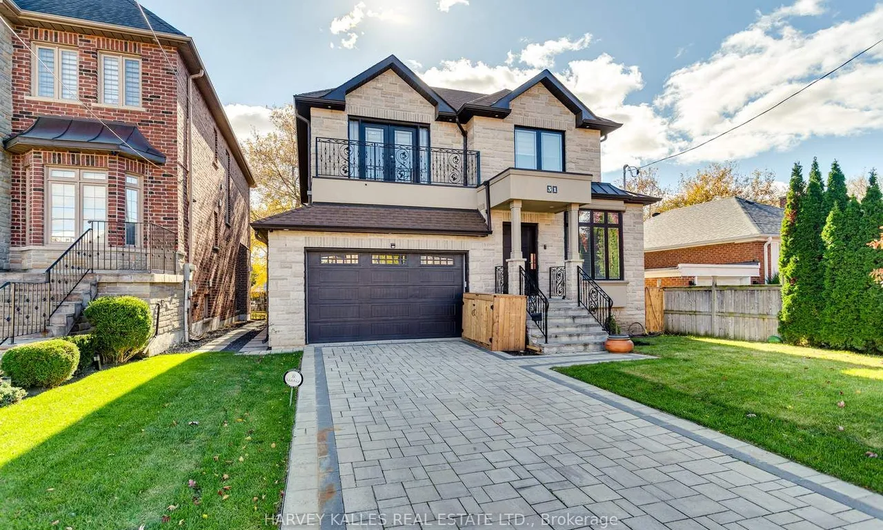 31 Regina Ave, Toronto, ON M6A 1R4