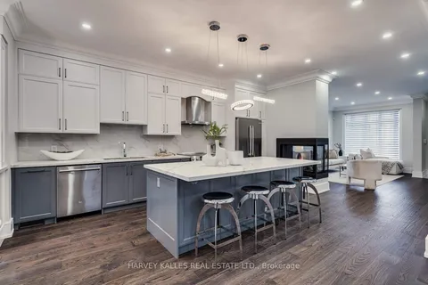 31 Regina Ave, Toronto, ON M6A 1R4