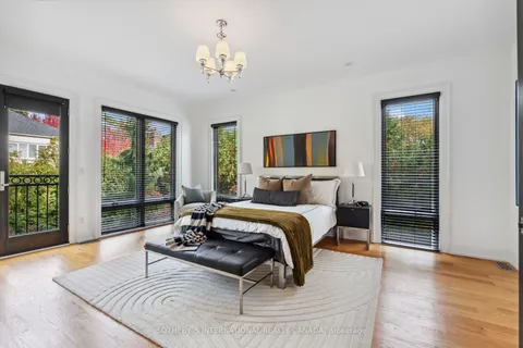 5 Lyndhurst Crt, Toronto, ON M5R 1X7