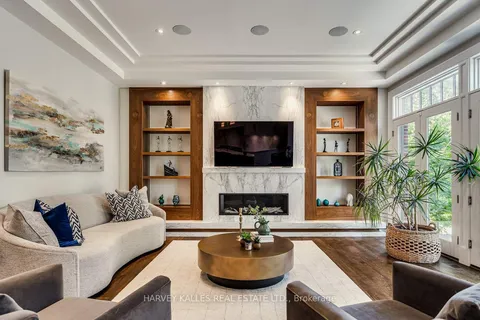 198 Strathallan Blvd, Toronto, ON M5N 1T1