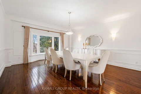 218 Owen Blvd, Toronto, ON M2P 1G7