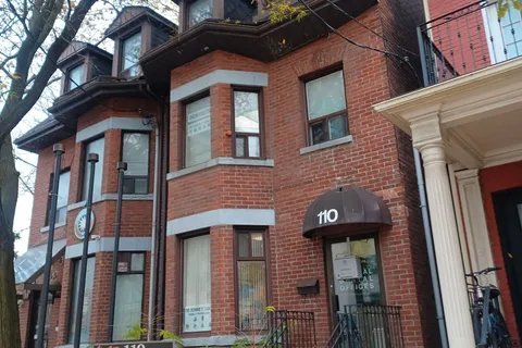 110 BEVERLEY St, Toronto, ON M5T 1Y2