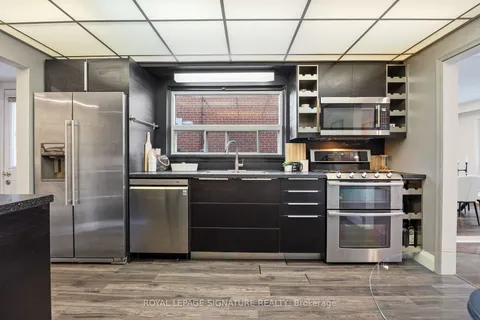 31 Green Bush Rd, Toronto, ON M2M 1P2