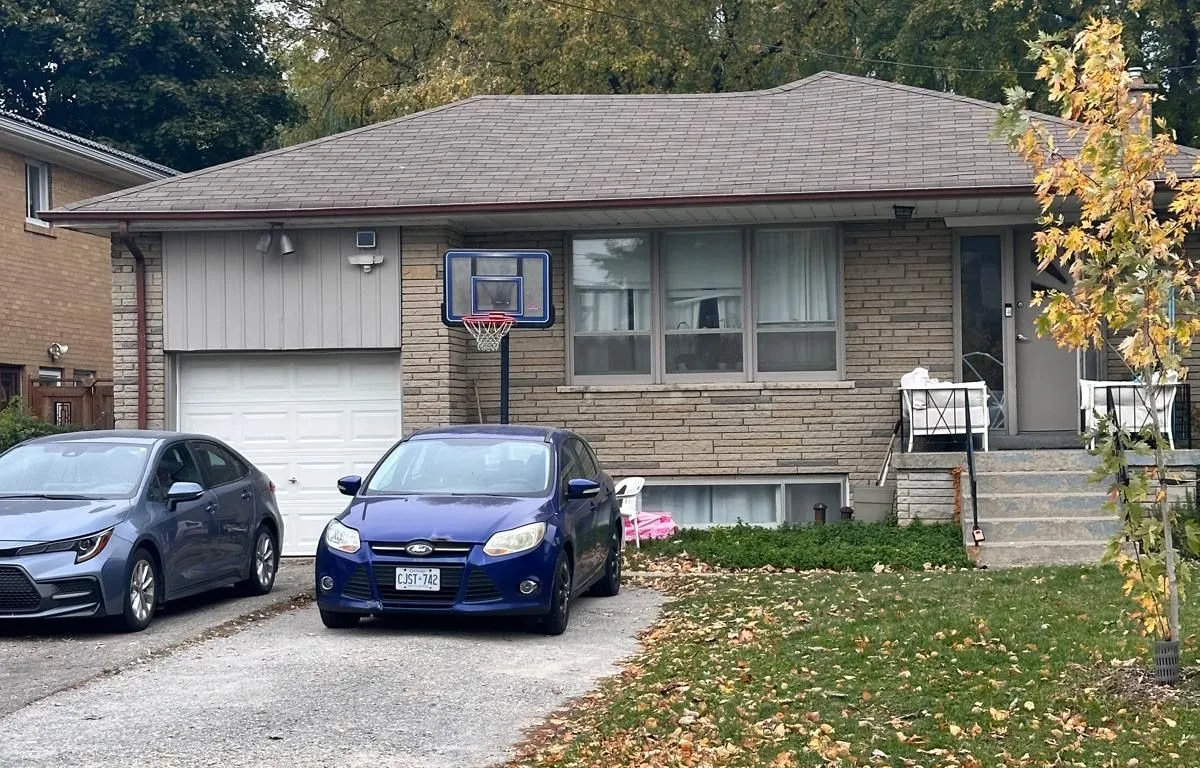 80 Cocksfield Ave, Toronto, ON M3H 3S9