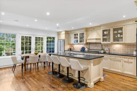 49 Wembley Rd, Toronto, ON M6C 2G1