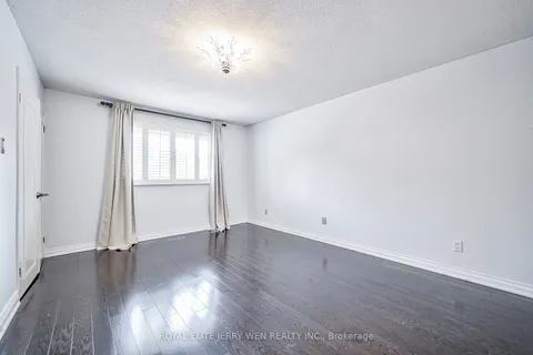 10 Mellowood Dr, Toronto, ON M2L 2E3