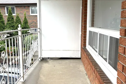 205 Shawnee Circ, Toronto, ON M2H 2Y3