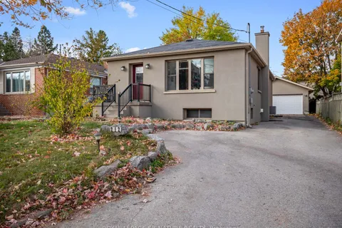 212 Cocksfield Ave, Toronto, ON M3H 3T7