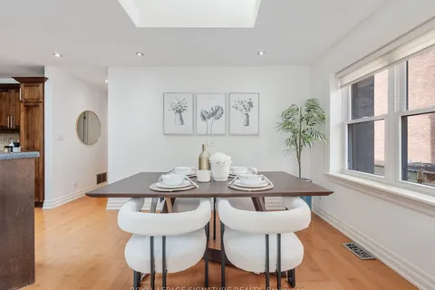 212 Cocksfield Ave, Toronto, ON M3H 3T7