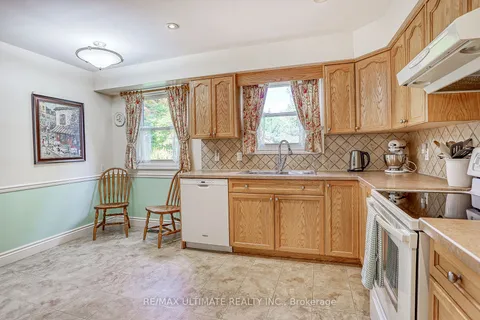 42 Summerside Cres, Toronto, ON M2H 1X1