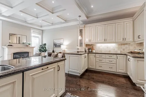 27 Woodlawn Ave, Toronto, ON M4V 1G6