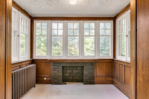 26 St Leonards Ave, Toronto, ON M4N 1J9