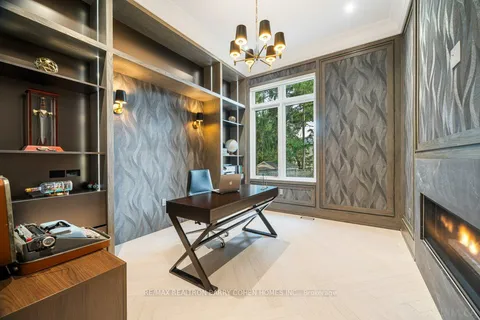 34 Greengate Rd, Toronto, ON M3B 1E8