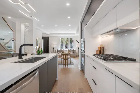 144 Manor Rd, Toronto, ON M4S 1R6