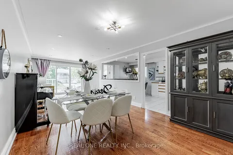 22 Sepia Dr, Toronto, ON M2J 4G1