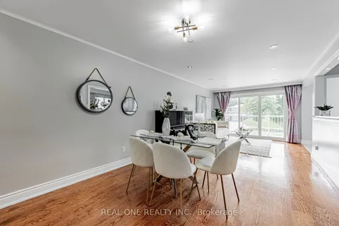 22 Sepia Dr, Toronto, ON M2J 4G1