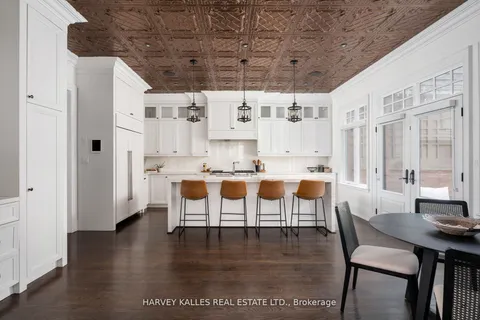 72 Lawton Blvd, Toronto, ON M4V 2A2