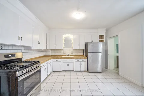 433 Manning Ave, Toronto, ON M6G 2V6